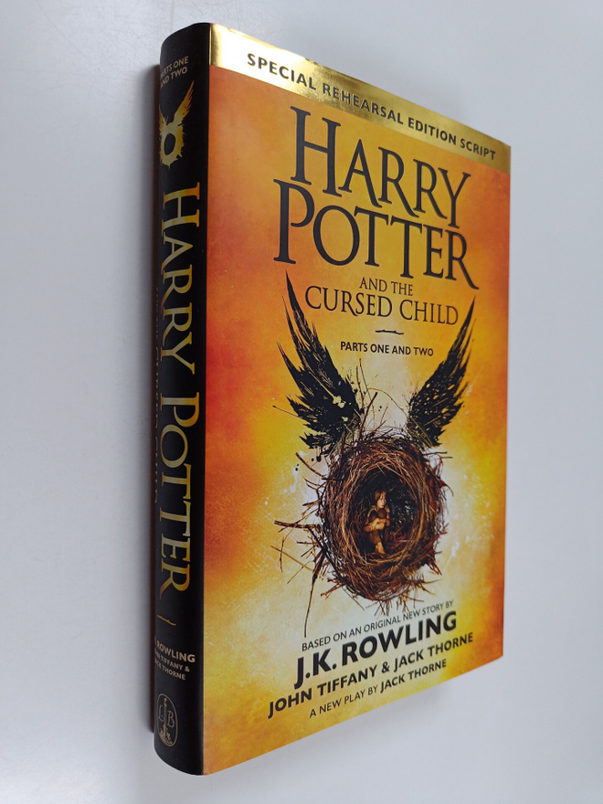 Jack Thorne ym. : Harry Potter and the Cursed Child - Par...