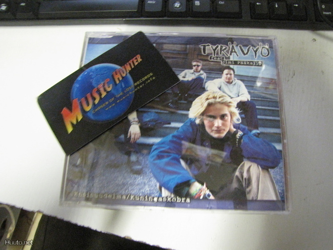 TYRÄVYÖ FEAT JIMI PÄÄKALLO ENSISUUDELMA / KUNINGASKOBRA CDS