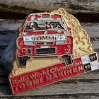 Rally Tommi Mäkinen pinssi 90 luvulta, Halkaisija - 27mm. - pikkukuva 5