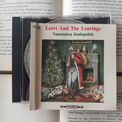 Leevi and the Leavings - Varasteleva joulupukki (CD)
