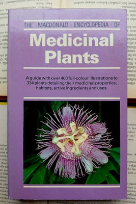 Roberto Chiej - Macdonald Encyclopedia of Medicinal Plants