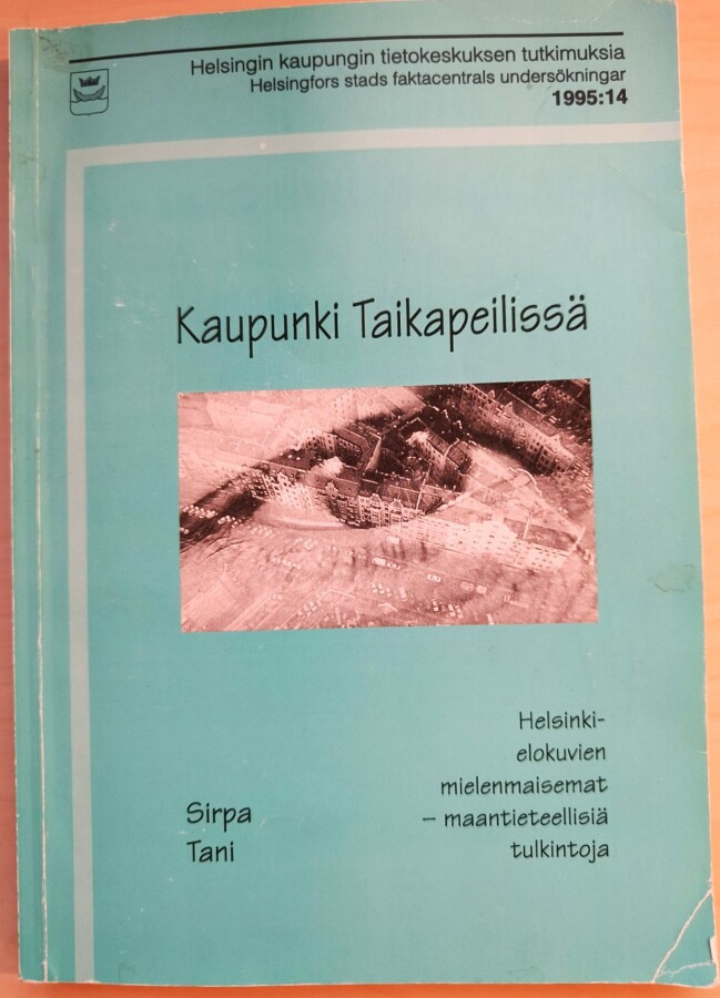 Sirpa Tani: Kaupunki taikapeilissä