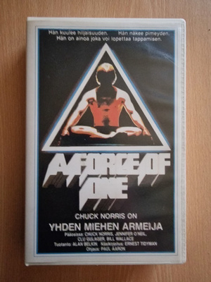 Yhden miehen armeija (1979) VHS (Chuck Norris)