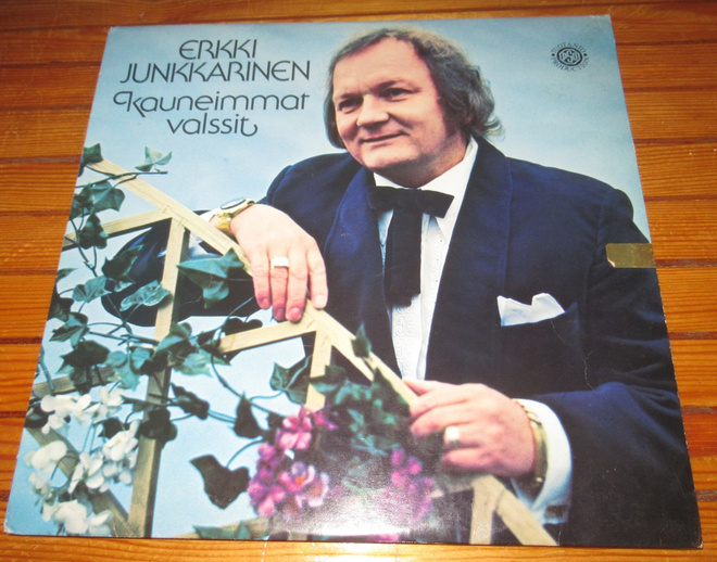 Erkki Junkkarinen: Kauneimmat valssit v. 1973 BLU-LP 198