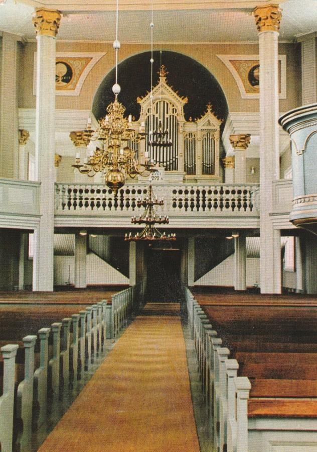 KIRKKOKORTTI - RÄÄKYLÄN KIRKKO - SISÄKUVA  - 1