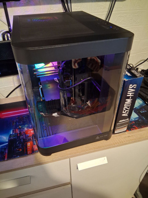 Myydään siisti peruspelikone R53500X/16GB DDR4!!