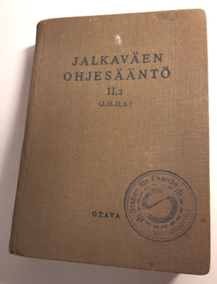 Kirja Jalkaväen ohjesääntö 11,2