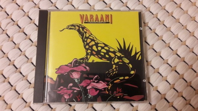 J. Karjalainen Ja Mustat Lasit – Varaani (CD)