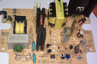 Amiga virtalähde P-NO PE-3350-2 konkkapaketti.