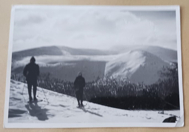 Äkäslompolo, kaksi hiihtäjää, Tornionlaakson MY, p. 1957
