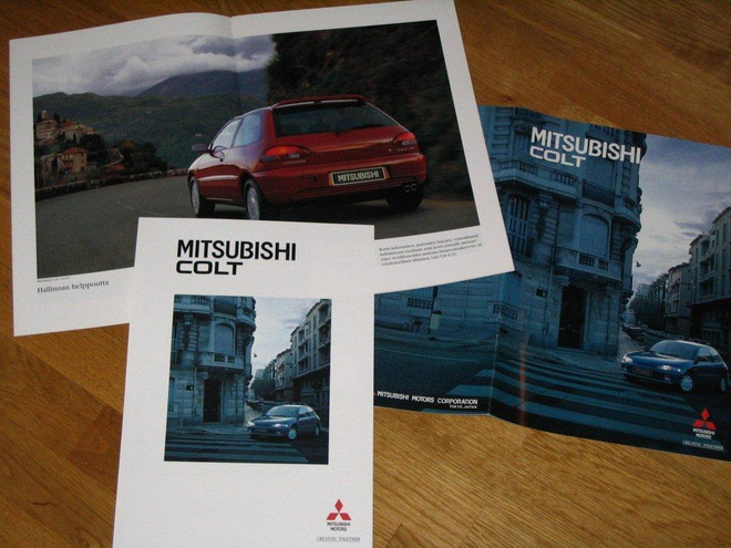 1994 Mitsubishi Colt esite - KUIN UUSI - 30 sivua - suom