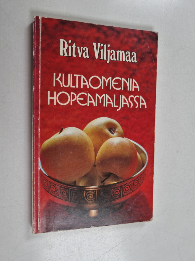 Ritva Viljamaa : Kultaomenia hopeamaljassa : runoja