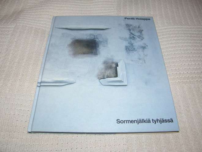 Pentti Holappa Sormenjälkiä tyhjässä