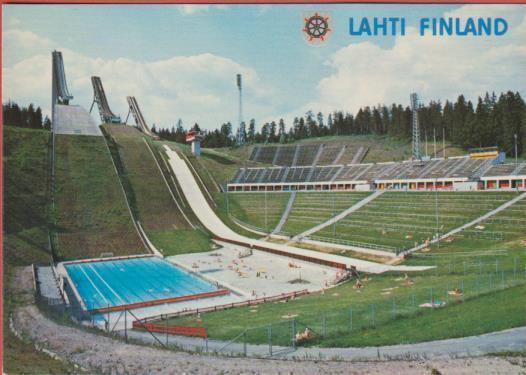 Lahti Maauimala hyppyrimäkien juurella