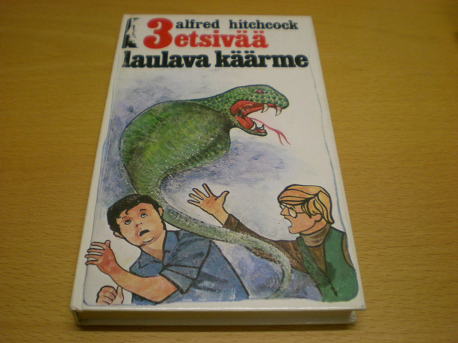 Alfred Hitchcock: 3 etsivää ja laulava käärme