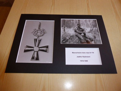 Mannerheim-ristin ritari valokuvat A4 paspis