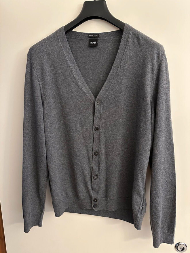 Hugo Boss harmaa miesten villaneule (XL)