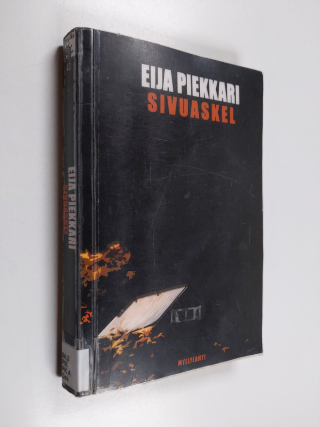 Eija Piekkari : Sivuaskel