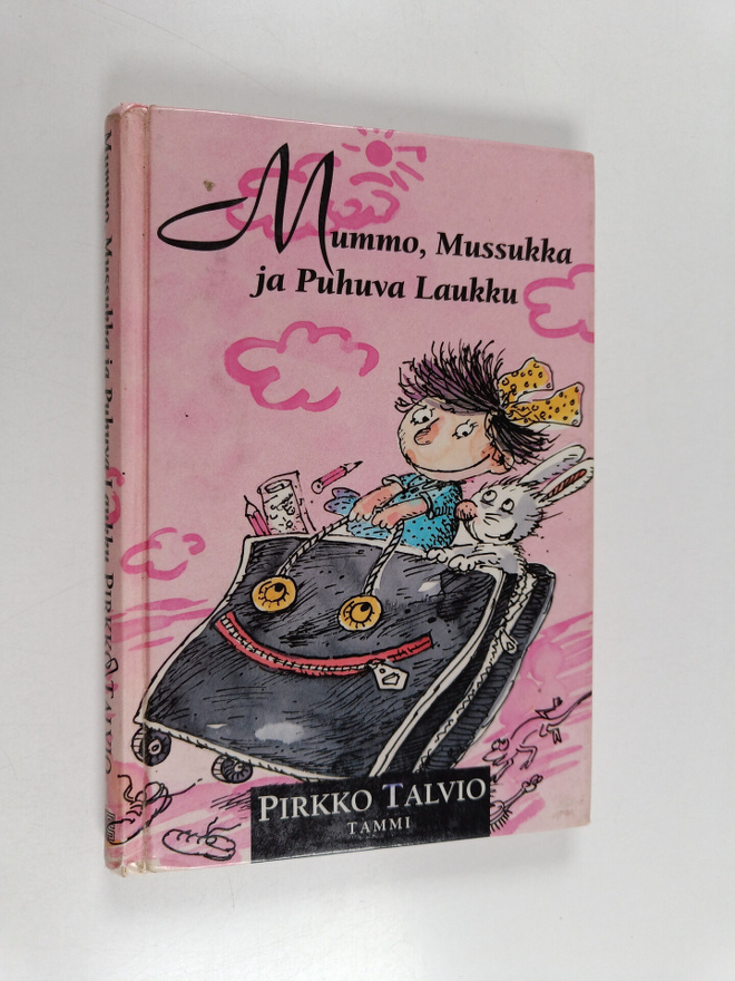 Pirkko Talvio : Mummo, mussukka ja puhuva laukku