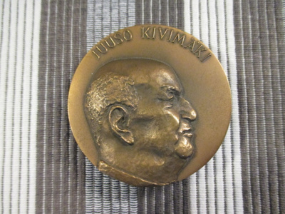 Juuso Kivimäki 50 V mitali / Eila Hiltunen 1963.