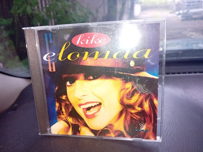 CD Kike Elomaa  :  Kike Elomaa  ( SIS POSTIKULU  )