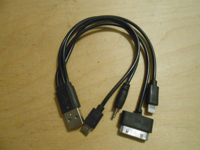 USB laturi iPhone, Micro USB ja Nokia pienipäinen. Uusi.