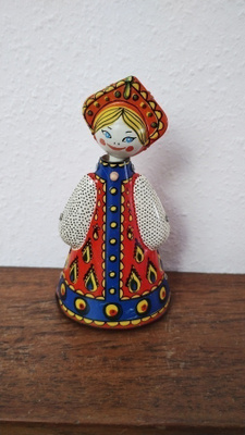 Tanssiva nukke peltilelu 1960-70 -luku