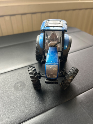 Valtra C- sarja 1:32