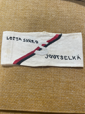 Lotta Svärd   hihanauha JOUTSELKÄ