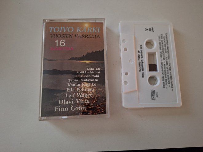 TOIVO KÄRKI - VUOSIEN VARRELTA c-kasetti