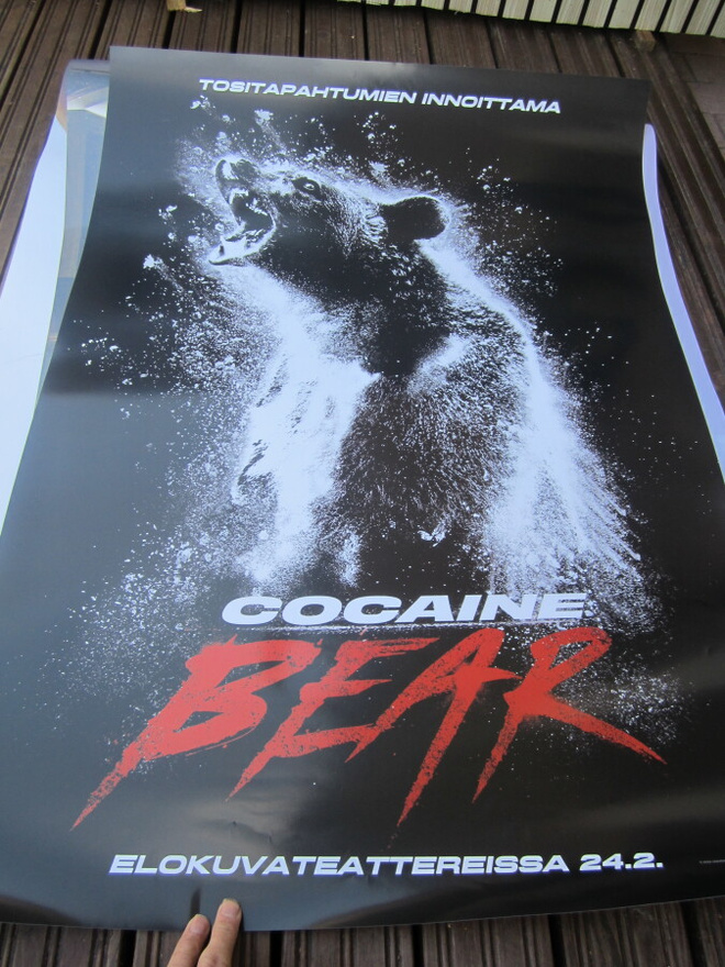 COCAINE BEAR  orig elokuvajuliste  koko noin 100 x 70 cm