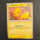 Pikachu (Pokemon Day 2026) 051/162 Cosmos Holo Promo Rare - pikkukuva 1