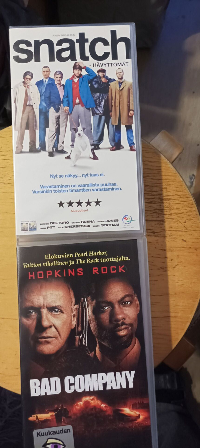 Toimintavideopaketti, 12 leffaa
