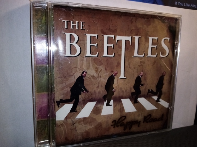 CD THE BEETLES :  HAPPY ROAD ( SIS POSTIKULU )
