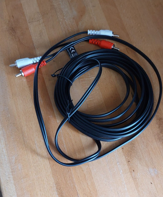 2 RCA–2 RCA stereojohto, 5 m uusi käyttämättä jäänyt