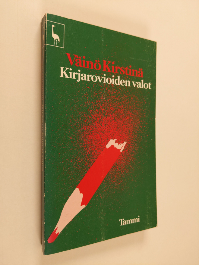 Väinö Kirstinä : Kirjarovioiden valot : esseitä, artikkel...