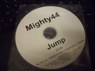 Mighty44: Jump CDS ( Sis.postikulut )