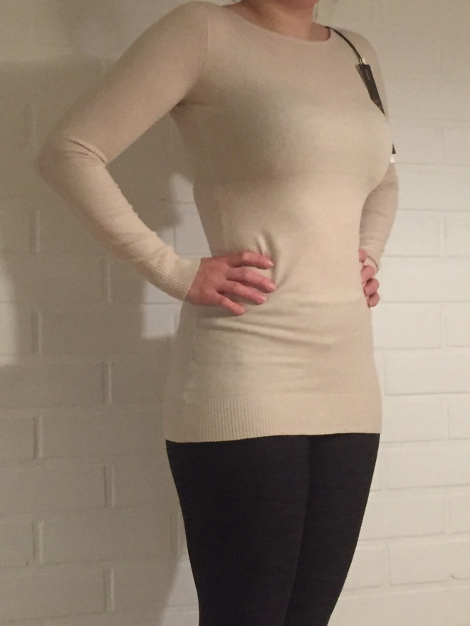 Uusi Koucla beige neule timanteilla ja rusetilla  one size