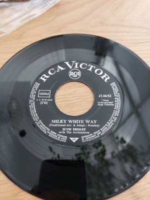 Siingle Elvis – Milky White Way