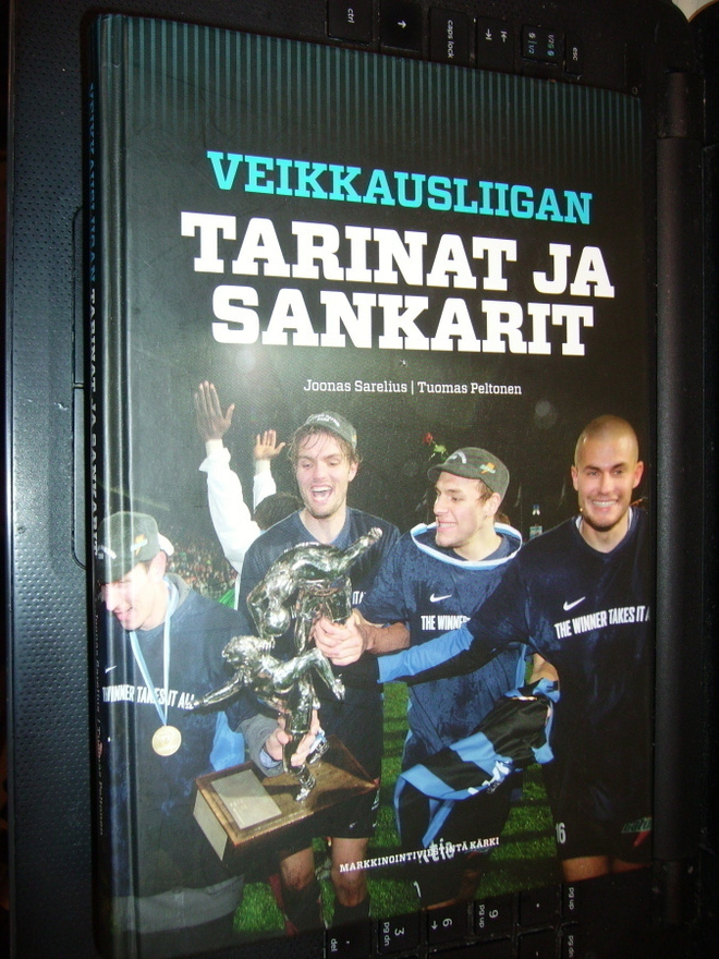 Veikkausliigan tarinat ja sankarit ( 2 p. 2010 ) sis. postik