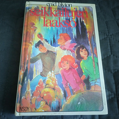Enid Blyton: Seikkailujen laakso 9.painos 1987