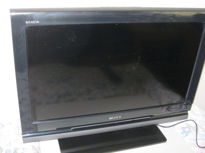 SONY BRAVIA 26"  HD TELKKARI