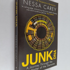 Nessa Carey : Junk dna : a journey through the dark matte... - pikkukuva 1