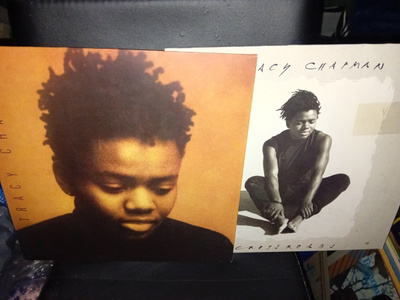 2 kpl LP Tracy Chapman : 1 + Crossroads ( SIS POSTIKULU