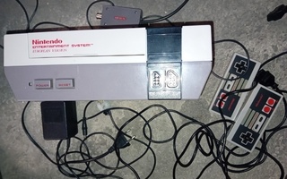 Nintendo Entertainment System konsoli ++ ( SIS POSTIKULU  )