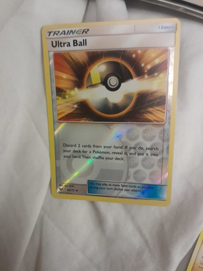 Ultra Ball 68/73 - Sun & Moon Shining Legends Reverse Holo