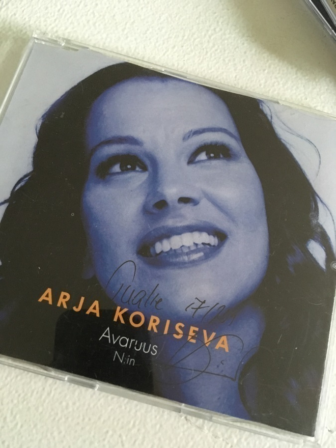 Arja koriseva - avaruus nimmarilla CDS single