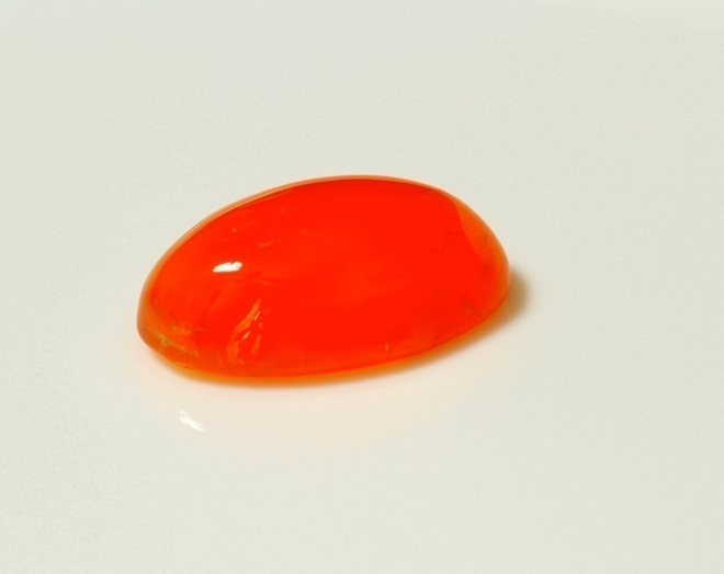 Carnelian chalcedony, UPEA väri.