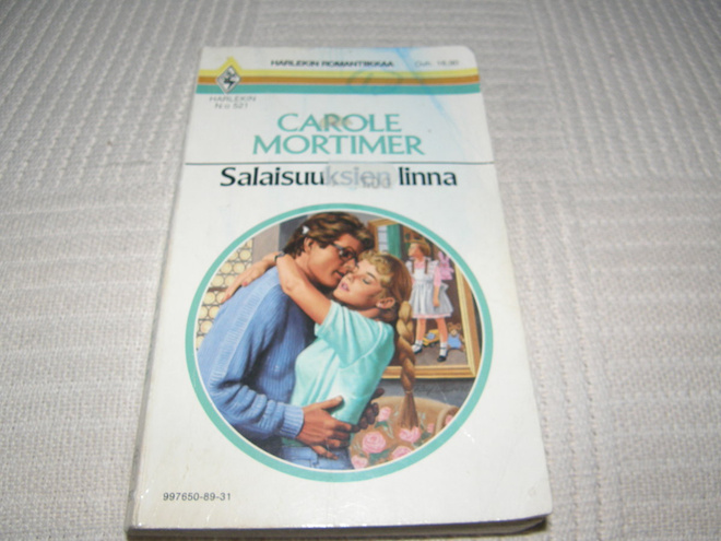Carole Mortimer Salaisuuksien linna  -pok