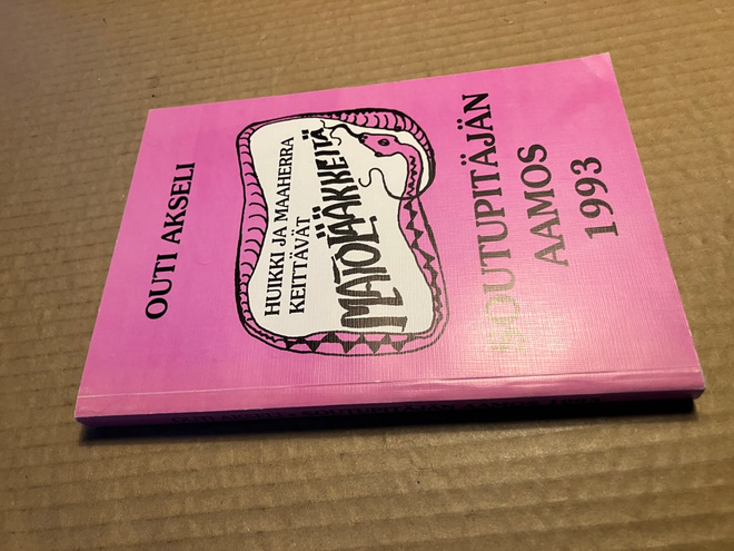 OUTI AKSELI SOUTUPITÄJÄN AAMOS 1993 HYVÄ